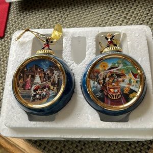 *LAST CHANCE**Like NEW! VINTAGE DISNEY Porcelain Christmas Ornaments